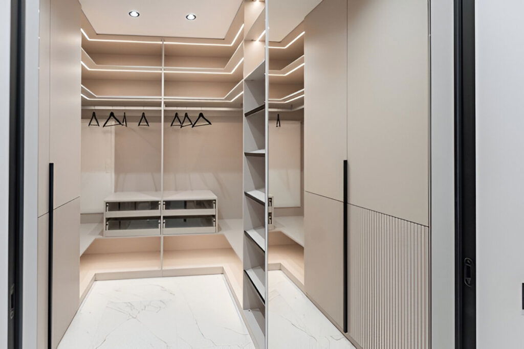 Best Bedroom Walk-In Closet Ideas 6