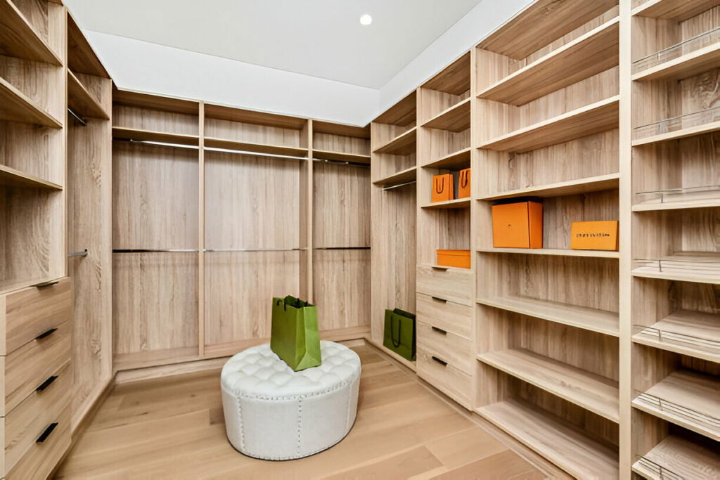 Best Bedroom Walk-In Closet Ideas 10